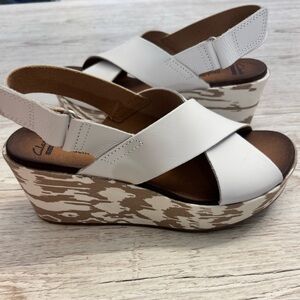 💥NWOB Clarks Stasha Hale Open Toe Wedge Sandals 6